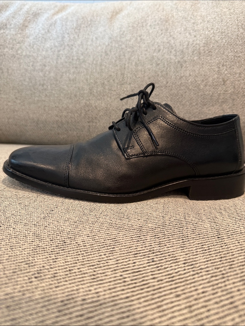 Johnston & Murphy Black Leather Derby Shoe